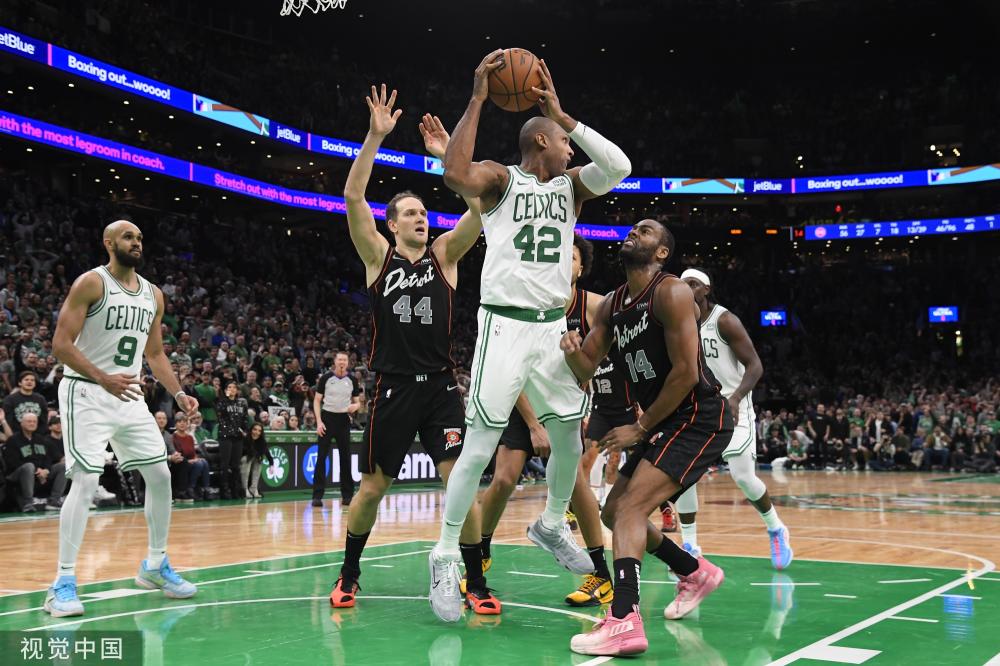 他在关键时 他在关键时